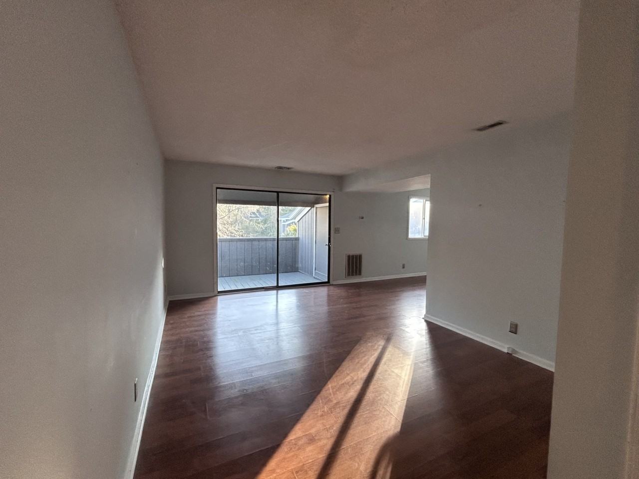 10301 N Kings Hwy #4 - Photo 5 of 24