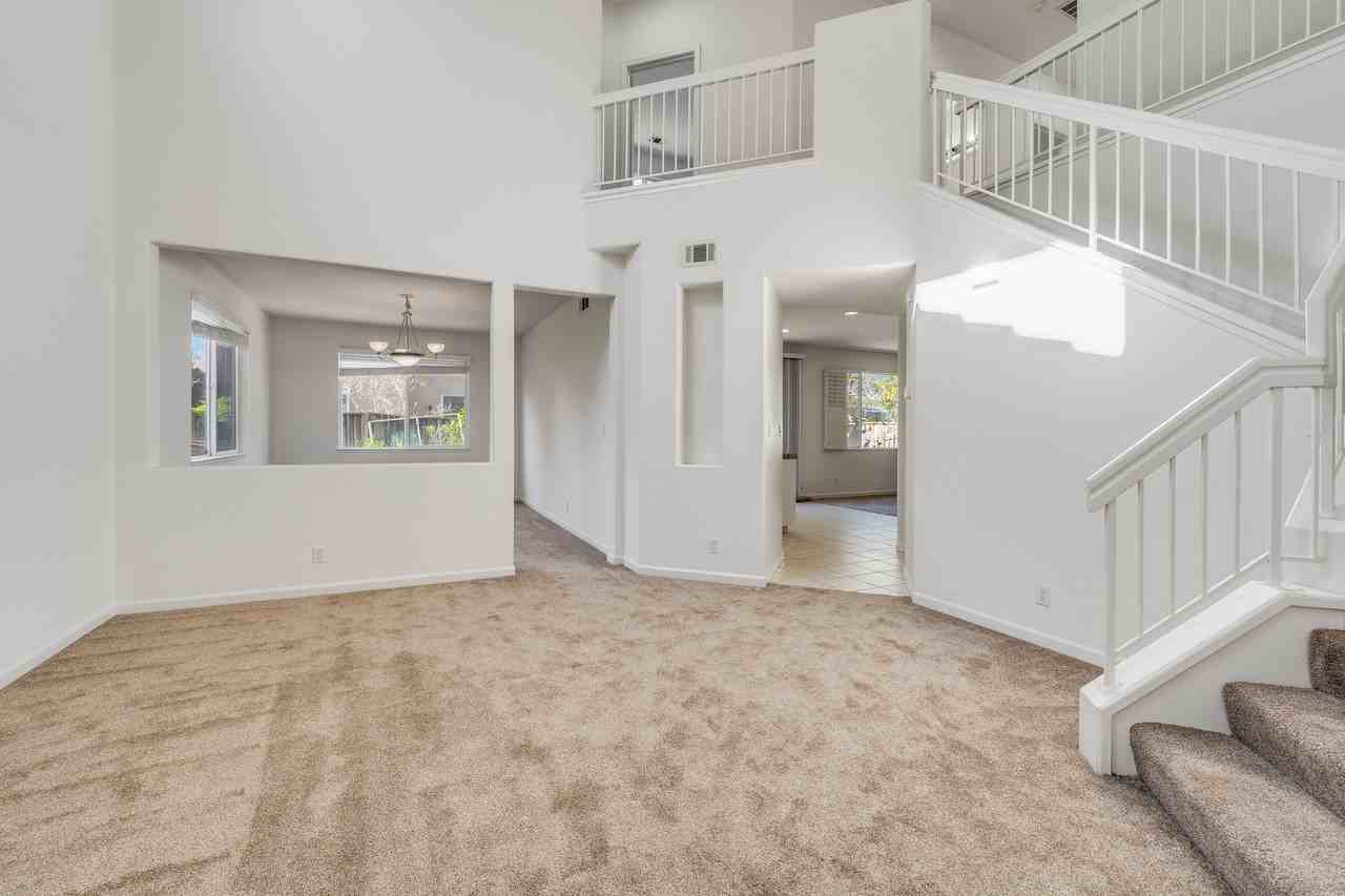 2319 Rocky Point Ct - Photo 3 of 38