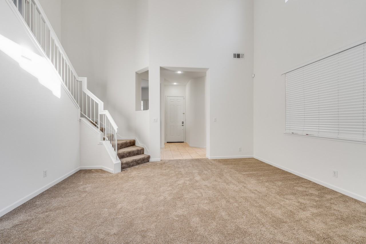 2319 Rocky Point Ct - Photo 4 of 38