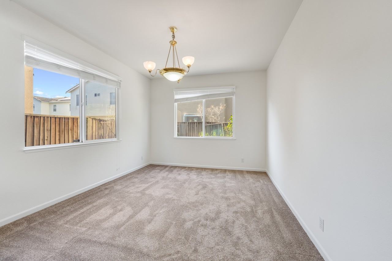 2319 Rocky Point Ct - Photo 5 of 38