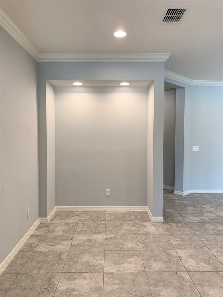 1073 Amber Leaf Trl - Photo 7 of 23