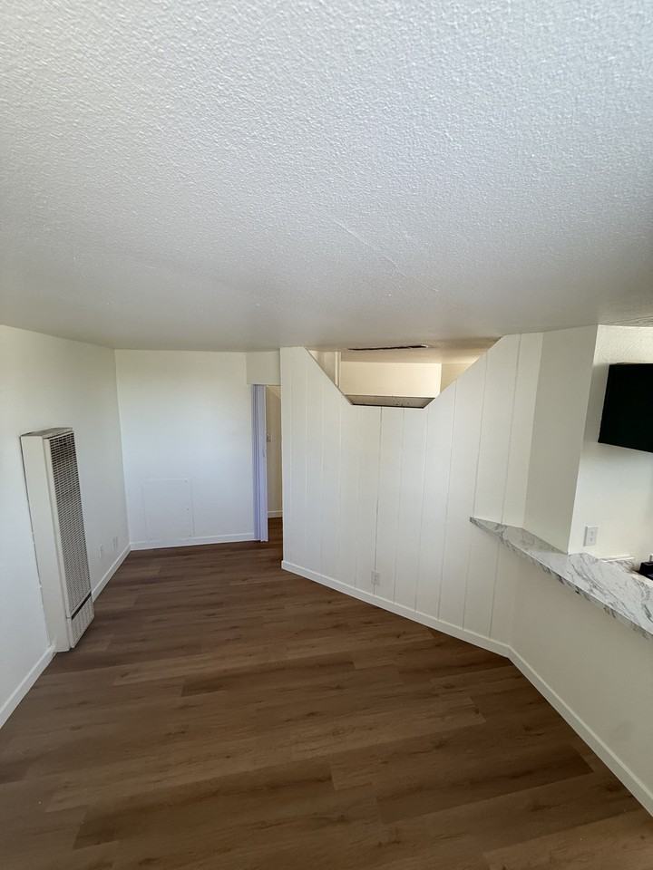 1830 Vassar Dr Ne - Photo 3 of 34