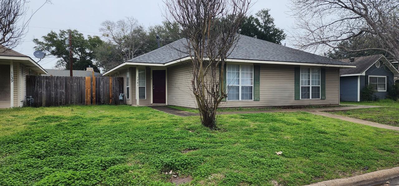 1141 Oney Hervey Dr - Photo 3 of 23