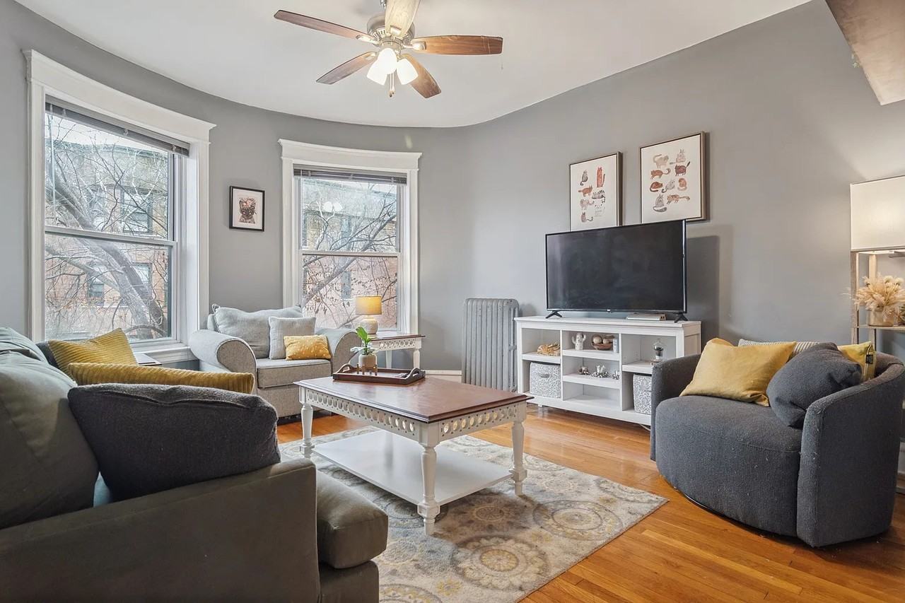 3839 N Wilton Ave #2 - Photo 2 of 10