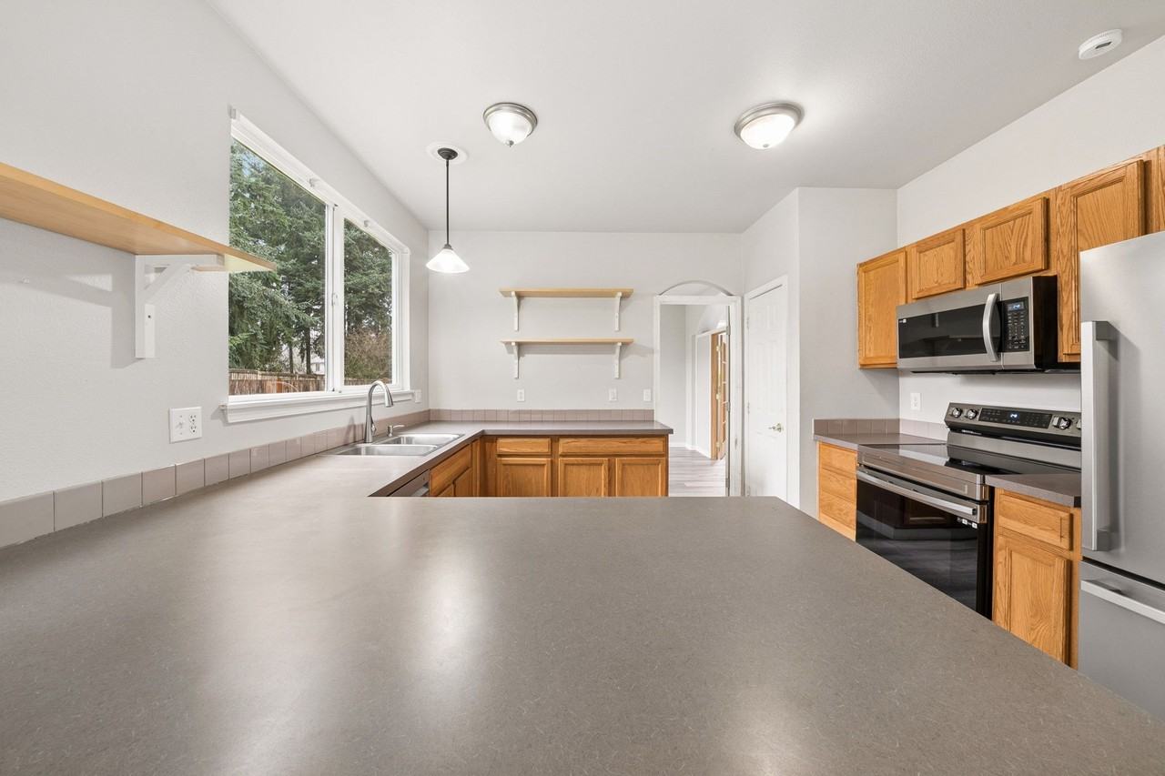 9110 178th Street Ct E - Photo 6 of 20