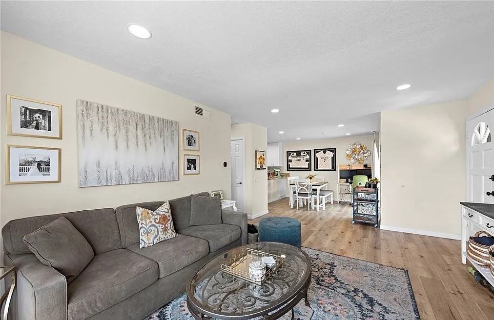 22 Exeter #23 - Photo 4 of 7