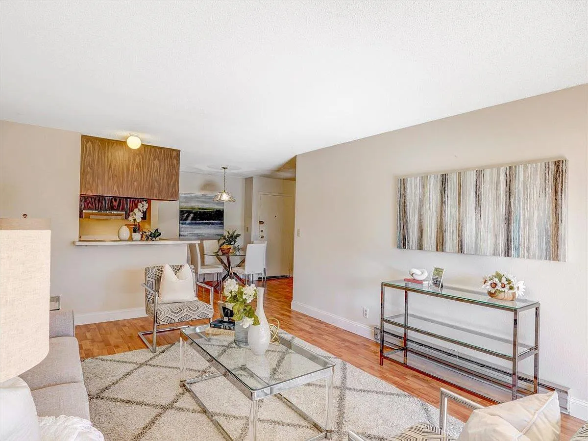 359 Half Moon Ln #301 - Photo 2 of 8