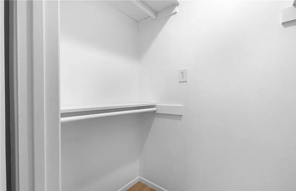 1000 W Macarthur Blvd #54 - Photo 7 of 8