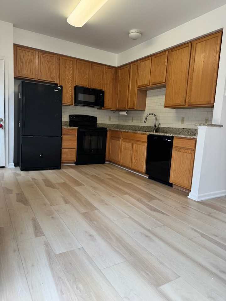 552 Greens Branch Ln - Photo 6 of 21