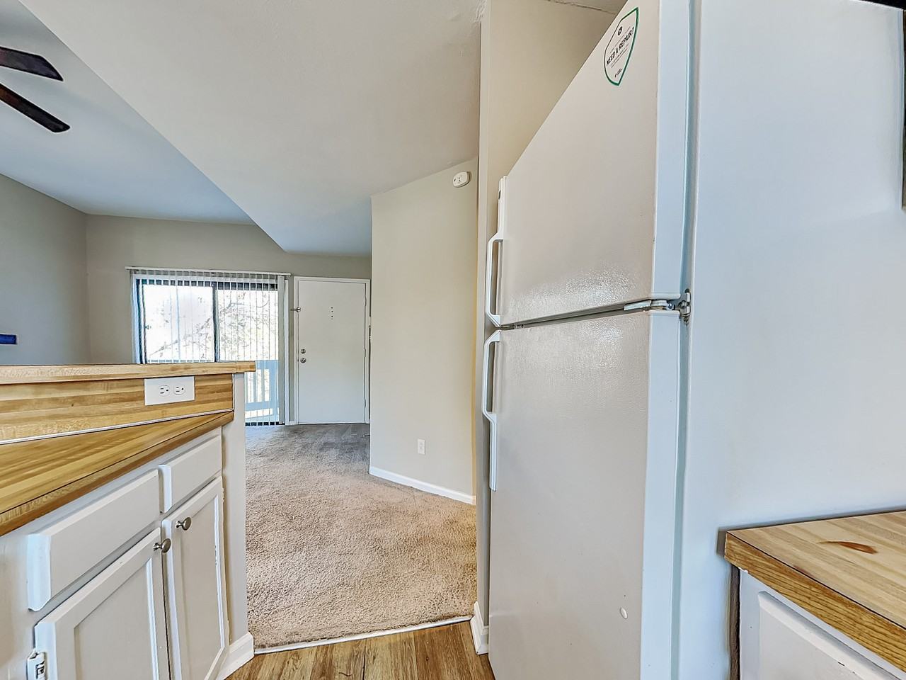 8155 Cedar Glen Dr - Photo 4 of 12