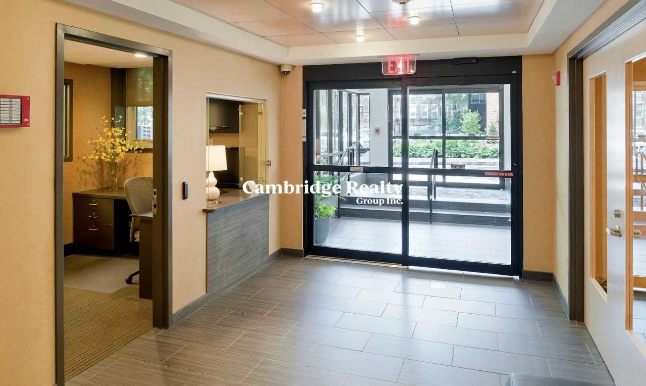 Camelot Ct #10-4T - Photo 3 of 7