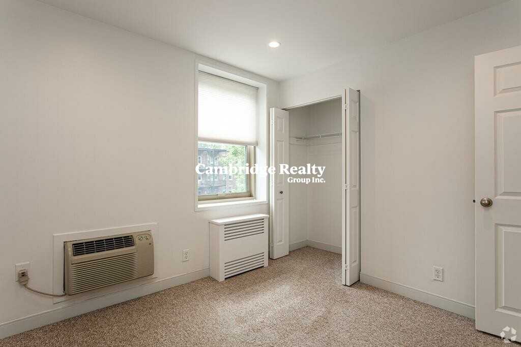 Camelot Ct #10-4T - Photo 4 of 7