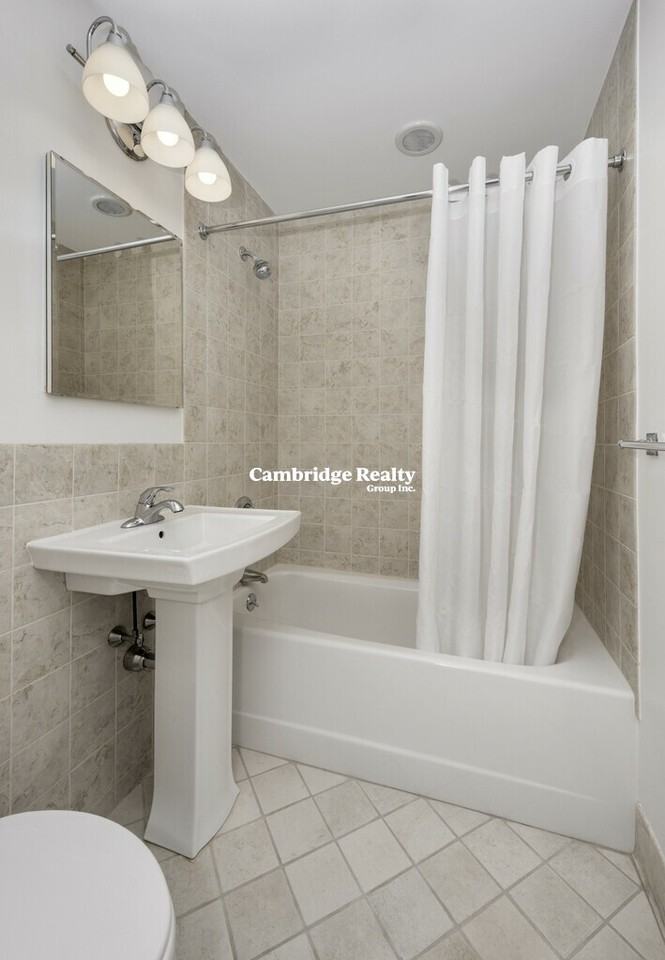 Camelot Ct #10-4T - Photo 5 of 7