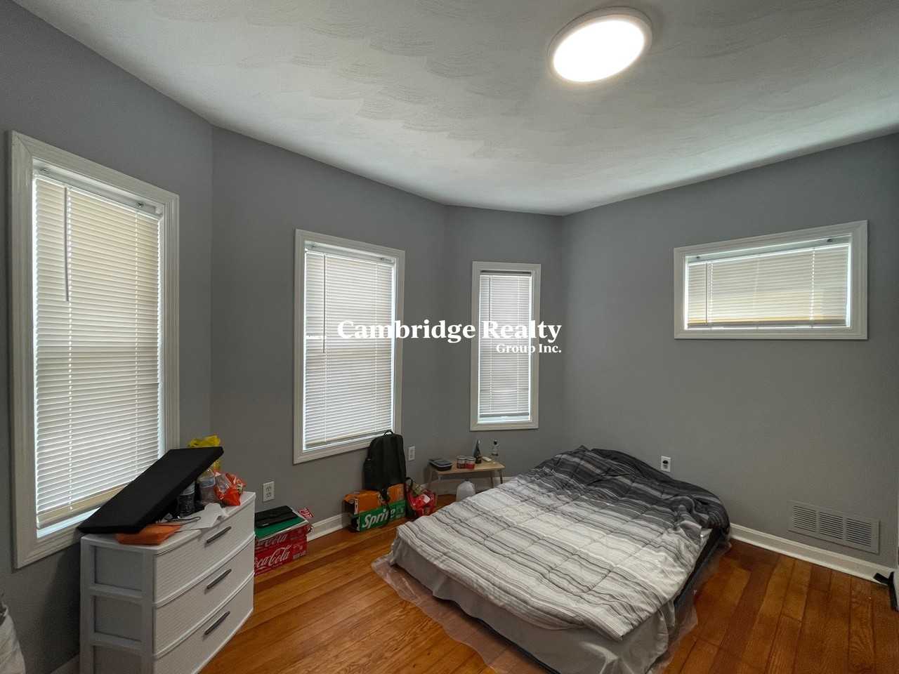 48 Derby St #1T - Photo 7 of 11