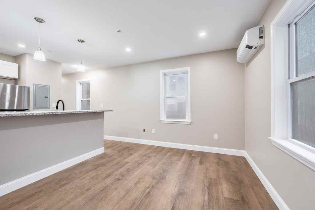 25 Buckley St #1L - Photo 2 of 10