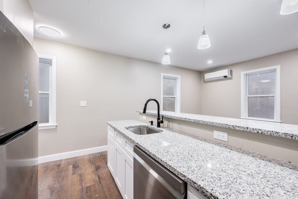 25 Buckley St #1L - Photo 4 of 10