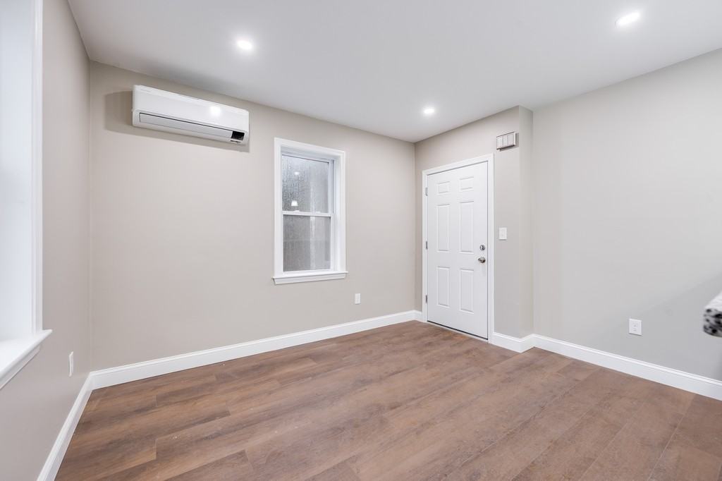 25 Buckley St #1L - Photo 7 of 10