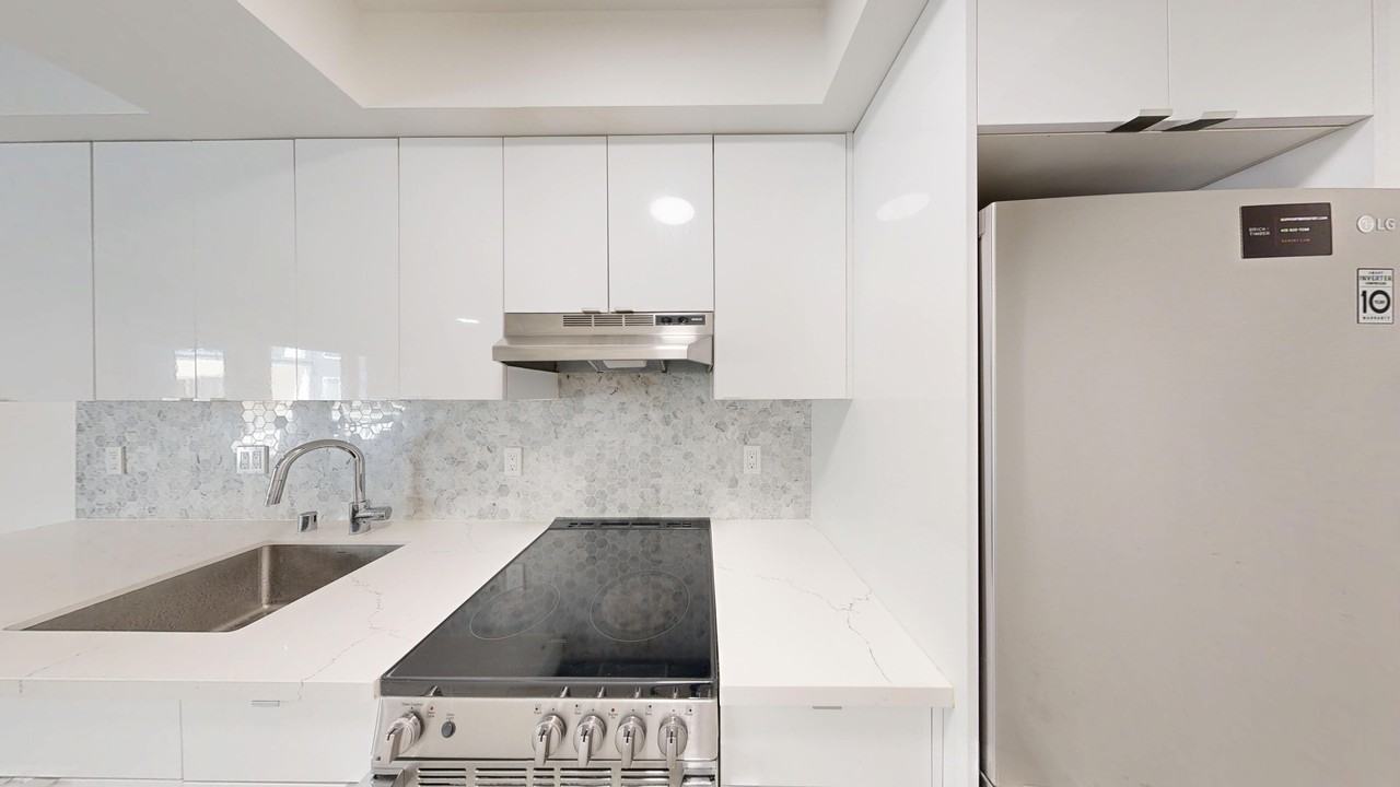 2520 College Avenue - Photo 3 of 50