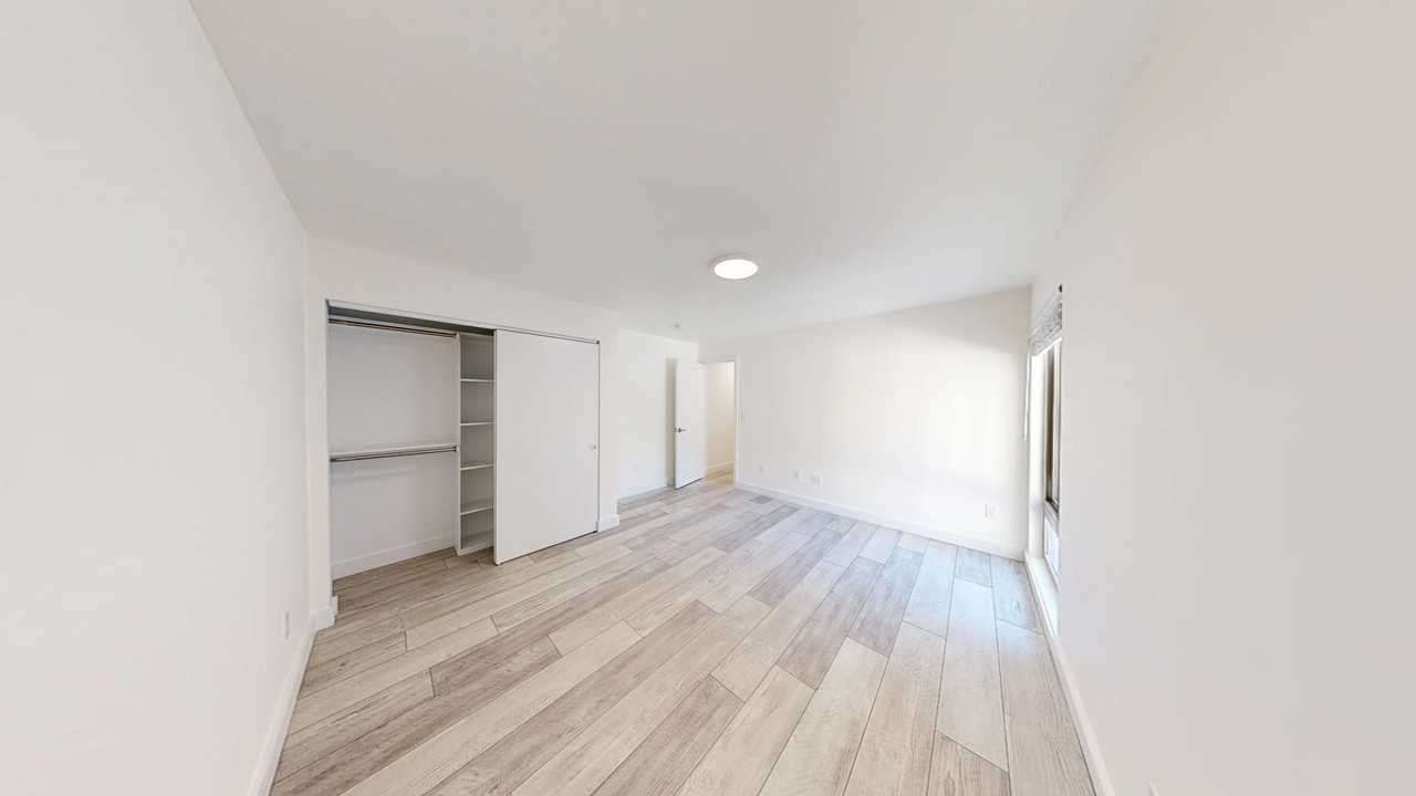 2520 College Avenue - Photo 4 of 50