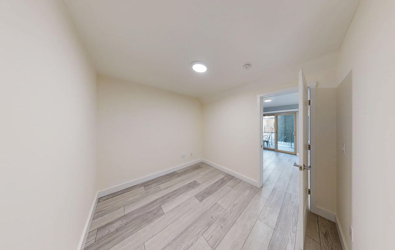 2520 College Avenue - Photo 5 of 50