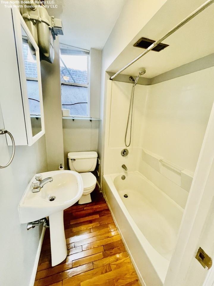 40 Clark St #8 - Photo 6 of 11