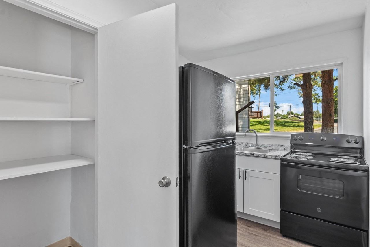 Creekside Apartments - Photo 3 of 27