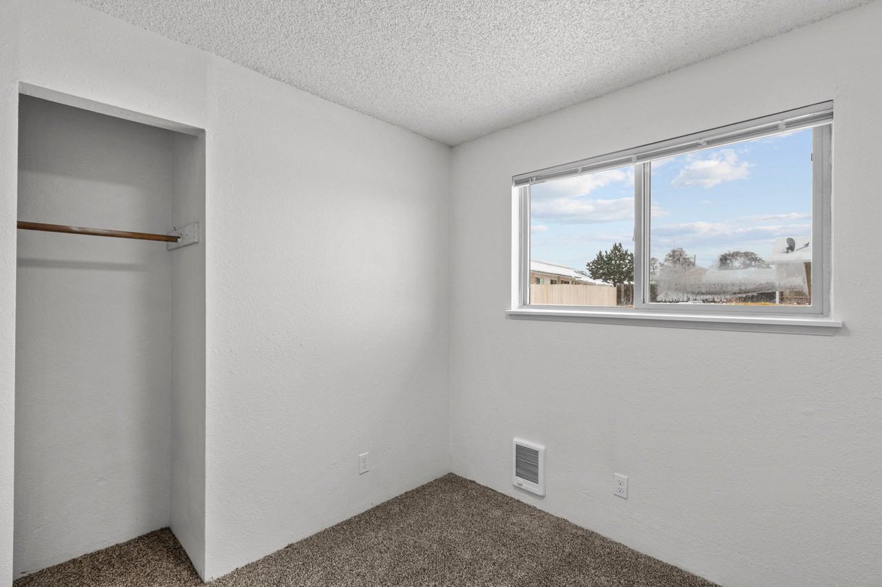 Creekside Apartments - Photo 7 of 27