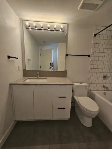 2502 16a St Sw #302 - Photo 7 of 8