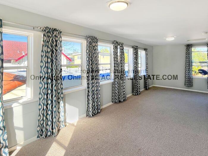 1323 Russell Way #1323 - Photo 5 of 19