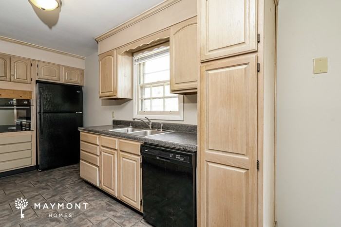 310 Anchor Dr - Photo 7 of 16