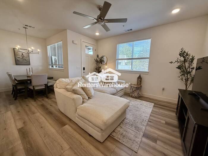 2947 W 20th St #12 - Photo 3 of 13