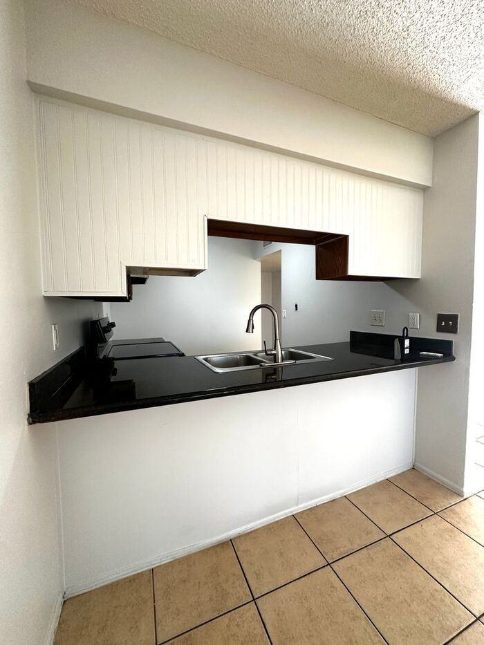 1837 N Spring #101 - Photo 6 of 20