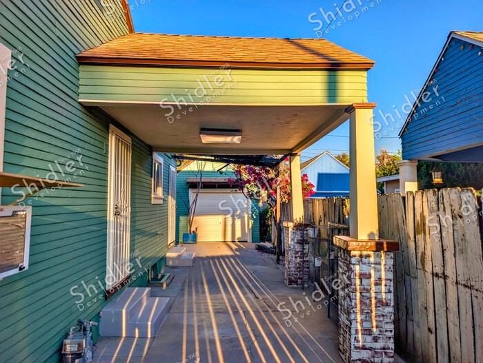 2731 N Pershing Ave - Photo 4 of 50