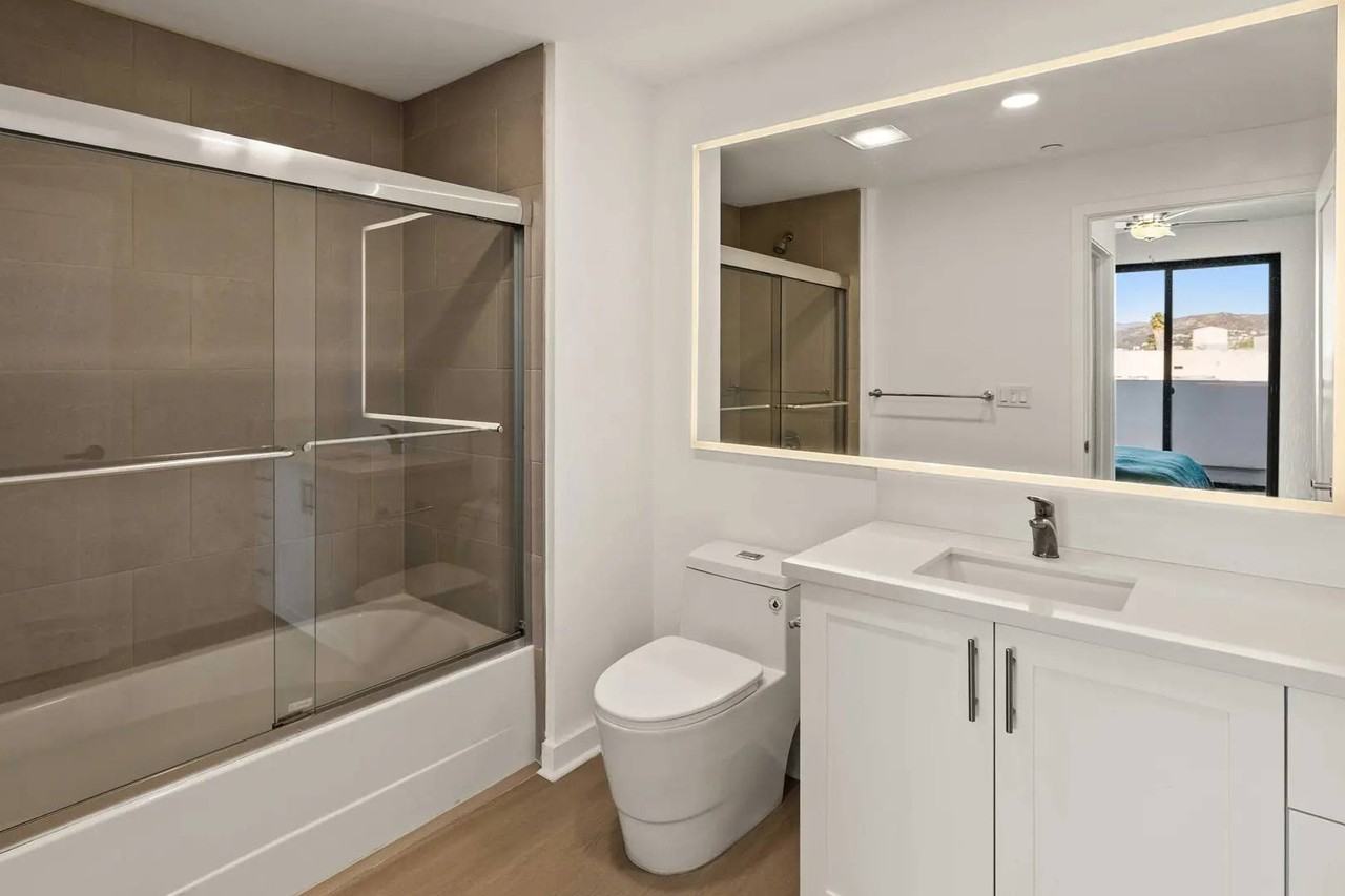 The Harper on Beverly - Photo 6 of 31