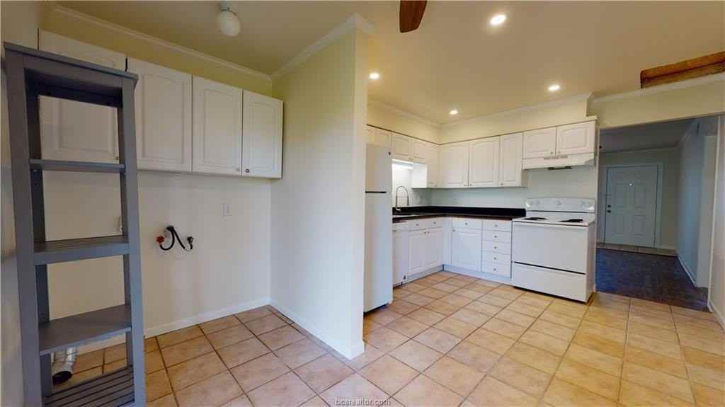 1601 Cloverdale Ct - Photo 7 of 13