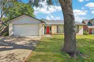 featured image of 2603 Briar Oaks Dr