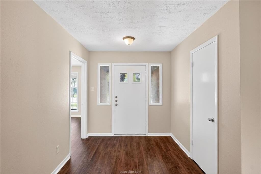 2603 Briar Oaks Dr - Photo 3 of 36