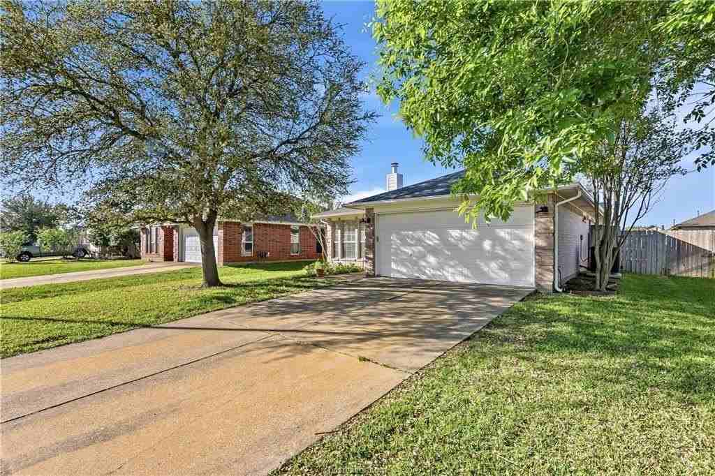 3707 Marielene Cir - Photo 2 of 24