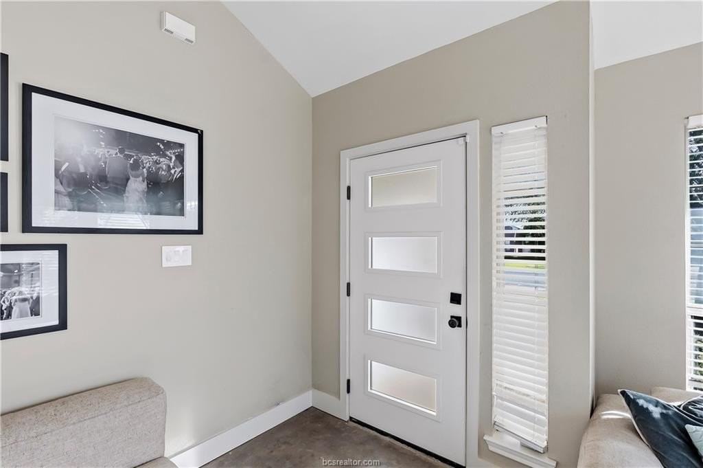 3707 Marielene Cir - Photo 4 of 24