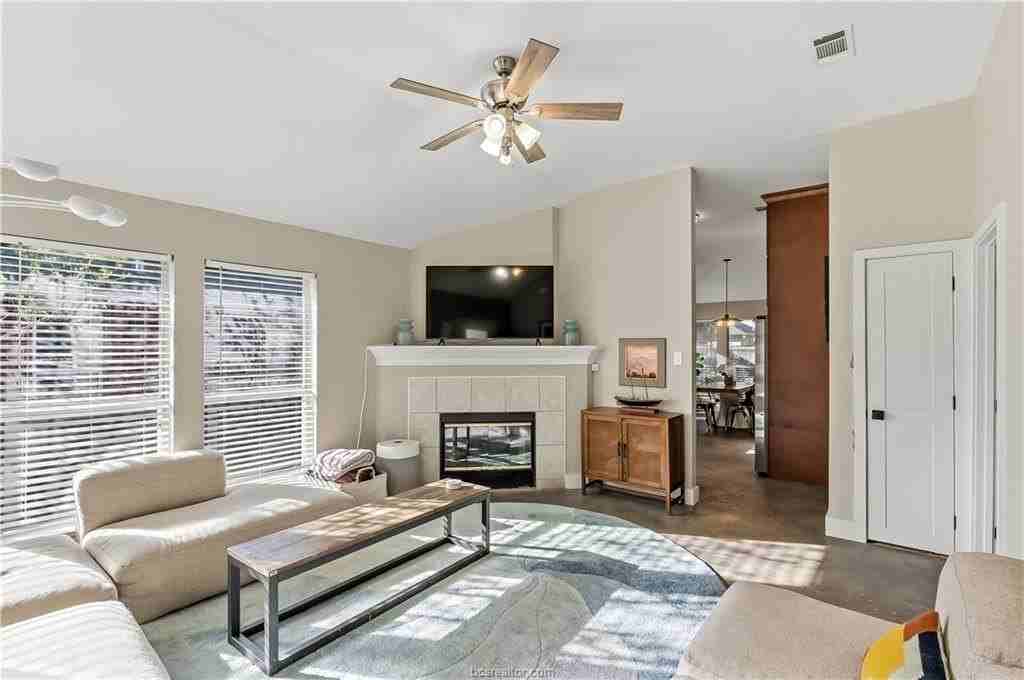 3707 Marielene Cir - Photo 6 of 24