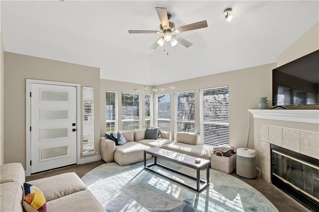 3707 Marielene Cir - Photo 7 of 24