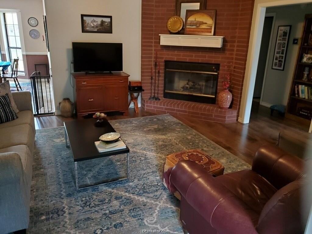 3204 Bahia Dr - Photo 2 of 8