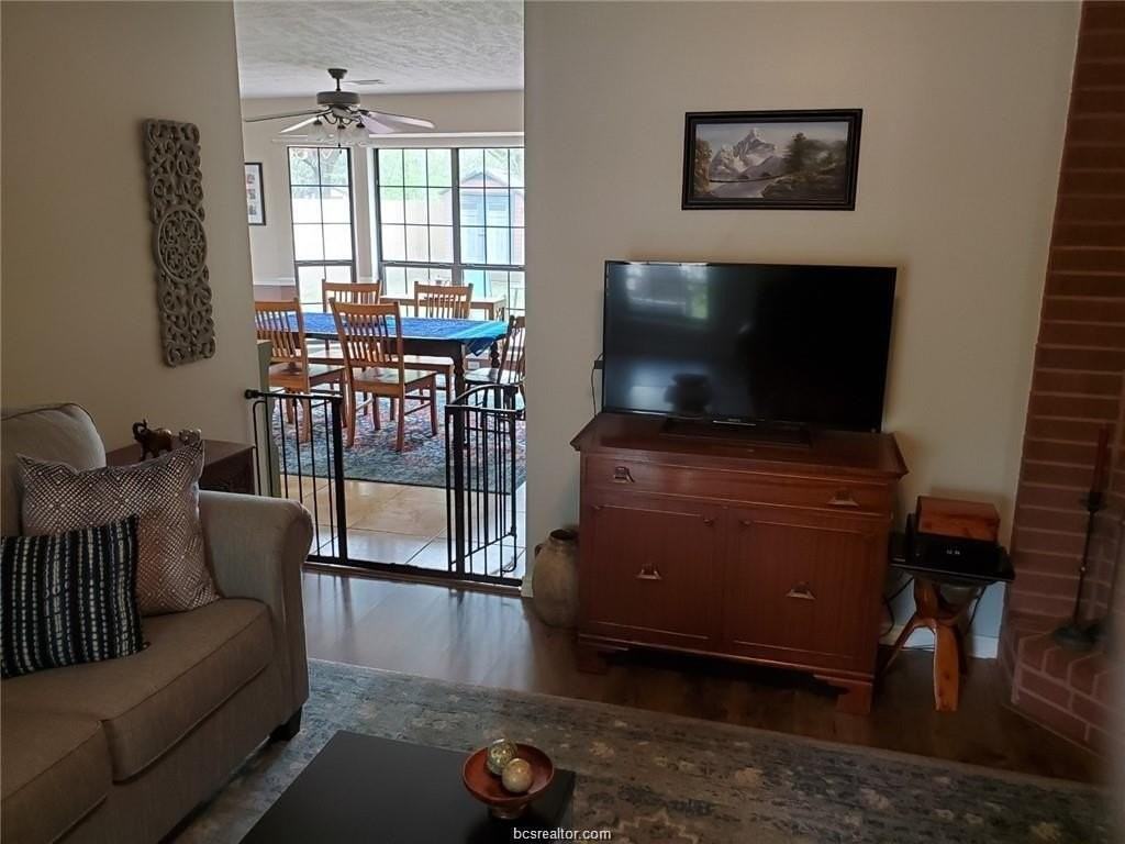 3204 Bahia Dr - Photo 3 of 8