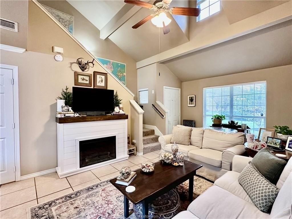 2348 Autumn Chase Loop - Photo 2 of 13