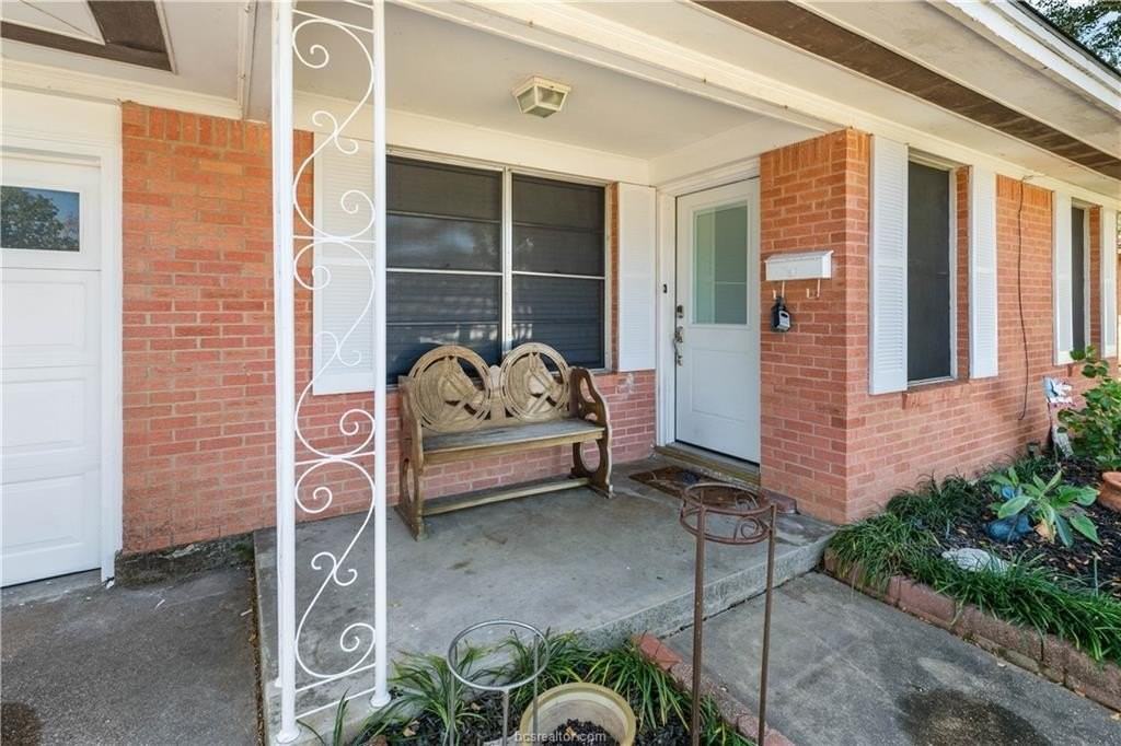 209 Helena St - Photo 6 of 23