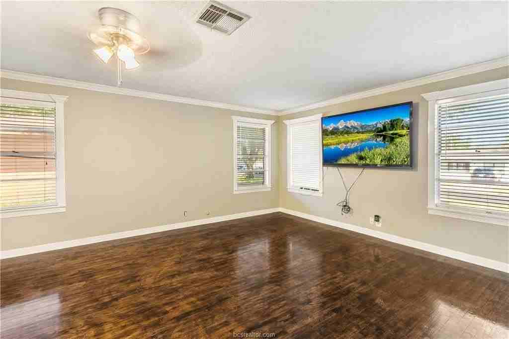 209 Helena St - Photo 7 of 23