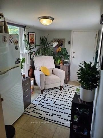 491 Mcleod Street 3 - Photo 5 of 9