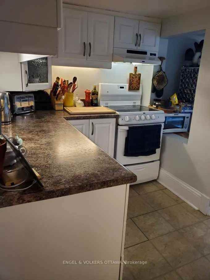 491 Mcleod Street 3 - Photo 6 of 9