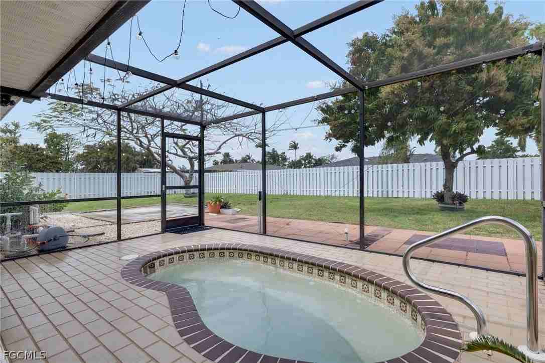 3414 Se 2nd Pl - Photo 4 of 23