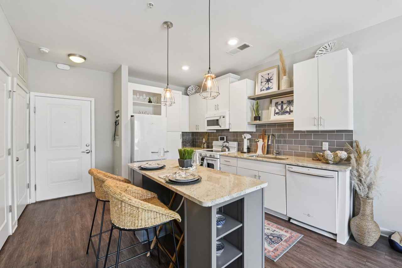 Asbury Flats - Photo 4 of 24